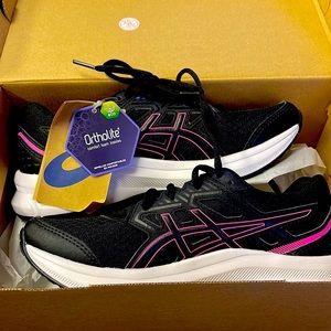 New in box. Asics Jolt 3 Black/Hot Pink